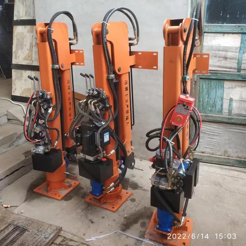 化德县重汽蓝牌随车吊 3.2吨 国六动力强 液压驱动 农用自卸起重机